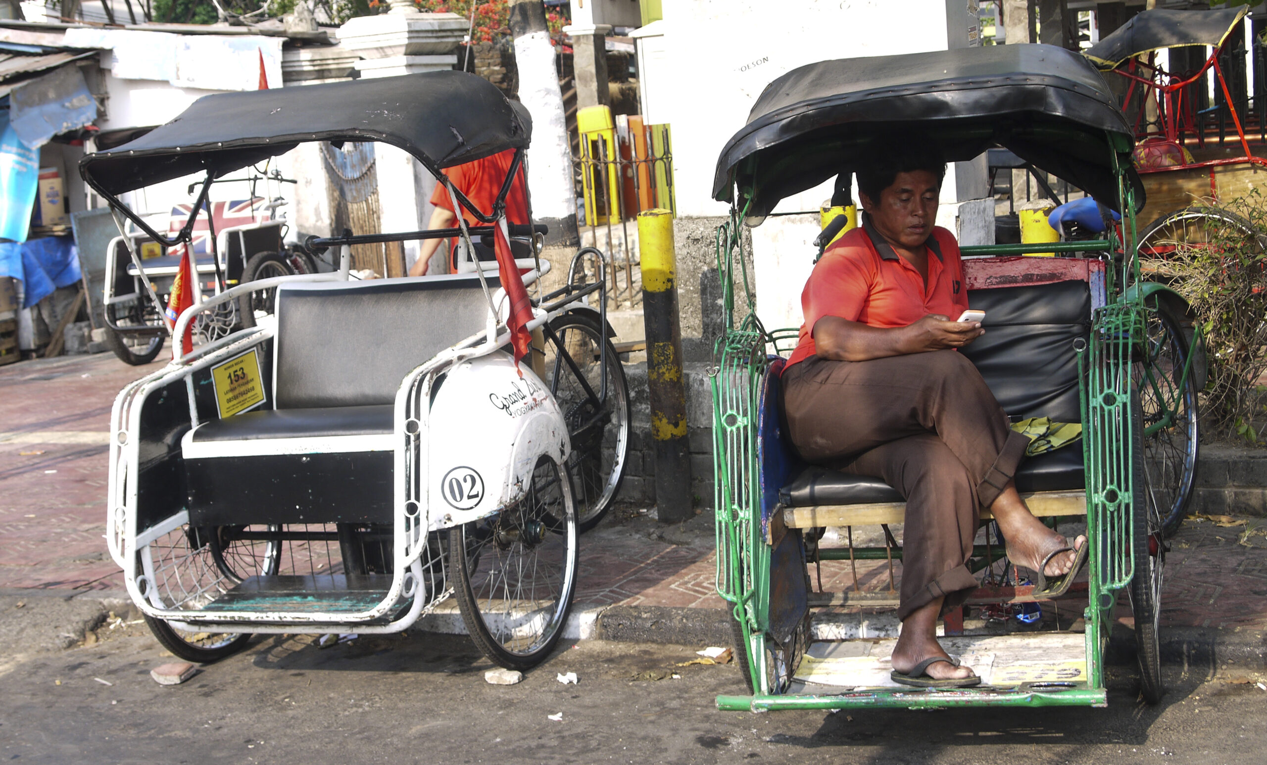 Becak Becak Berkarya: Cerita Menyentuh ‘Tolong Bawa Saya’ dalam Dunia Becak