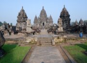 Prambanan ke Eksotisme Pakaian Khas Sumatera Barat